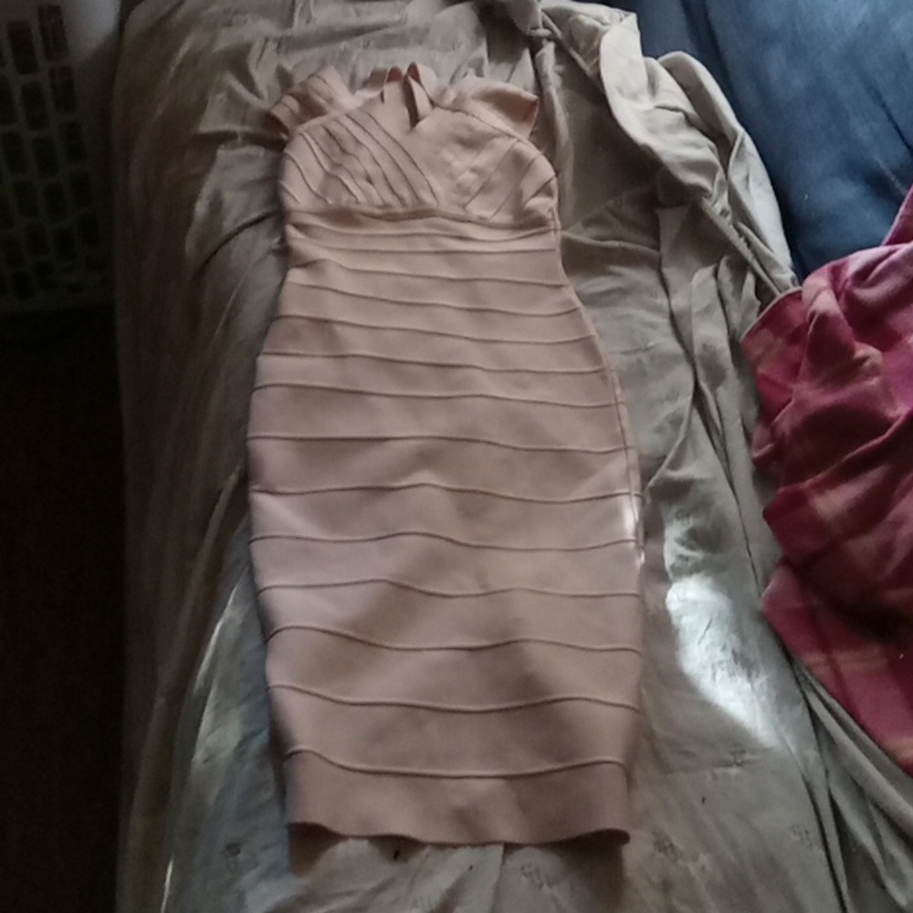 Dress - Picture 4 of 4